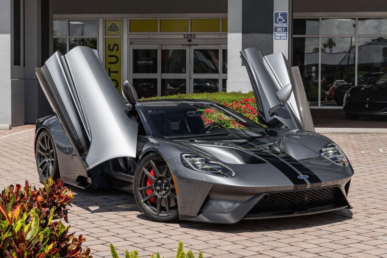 Ford GT - View 5